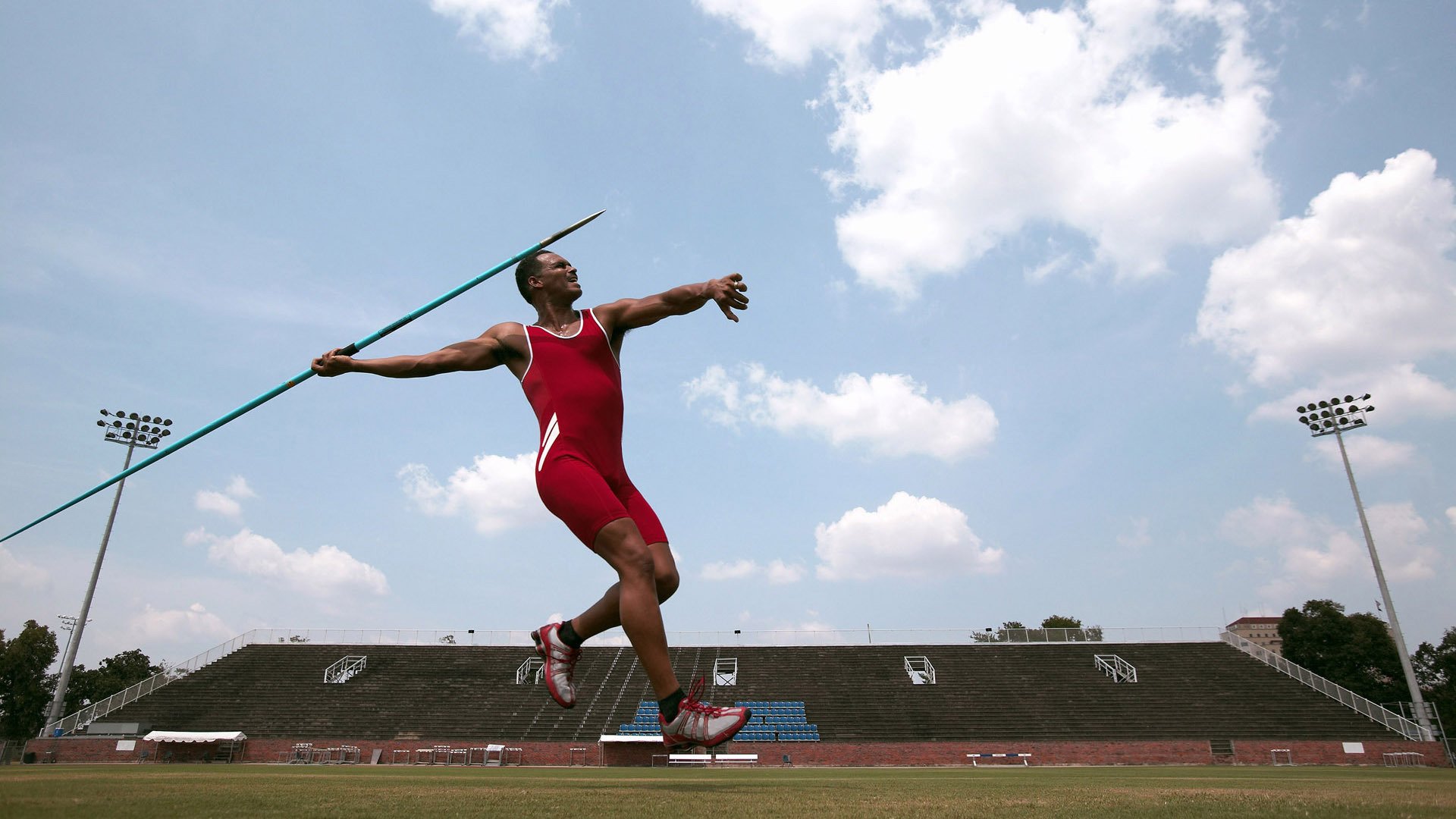_城市广场：开放式网球街头比赛_，开放式网球击球