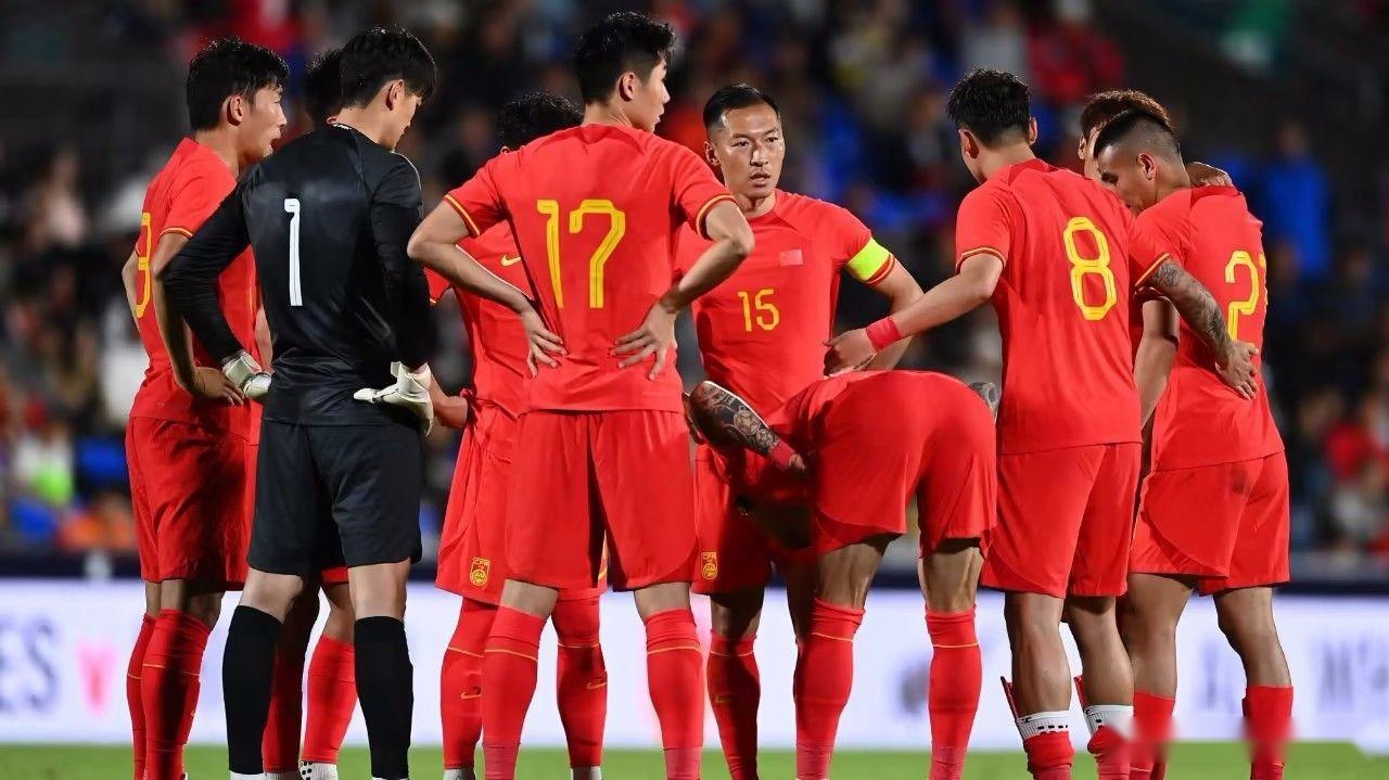 关于开云体育:中国男足最新阵容“备战世预赛”，球迷：希望他们能全力以赴，争取好成绩！的信息